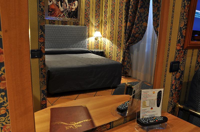 Hotel Lirico 3*