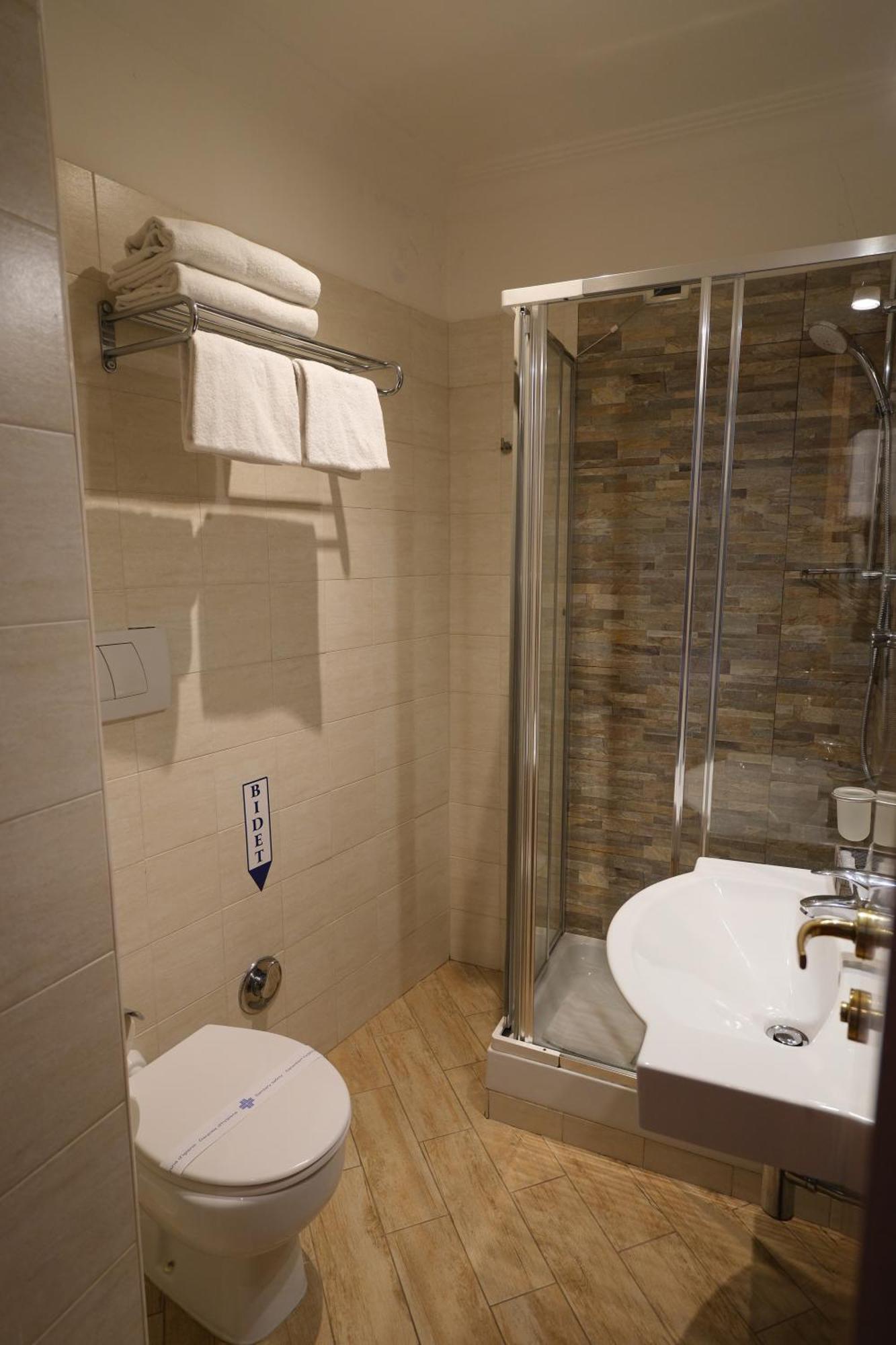 Hotel Lirico