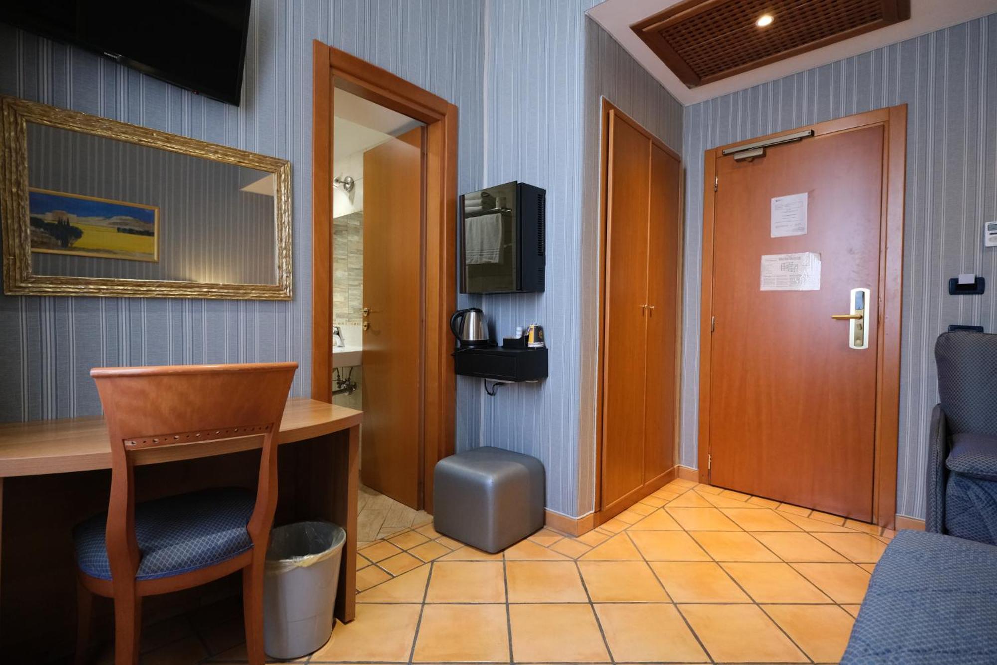 Hotel Lirico 3*